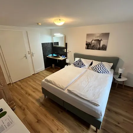 Gaestehaus Am Hafen Kro