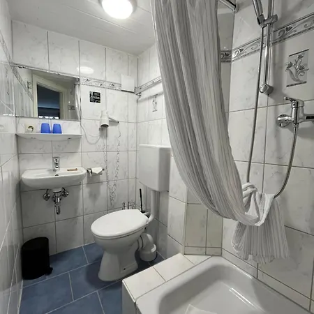 Kro Gaestehaus Am Hafen