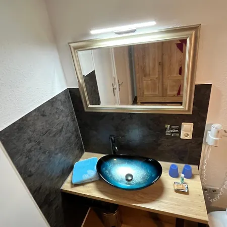 Gaestehaus Am Hafen Kro Meersburg