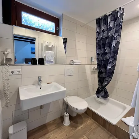 Kro Gaestehaus Am Hafen Meersburg